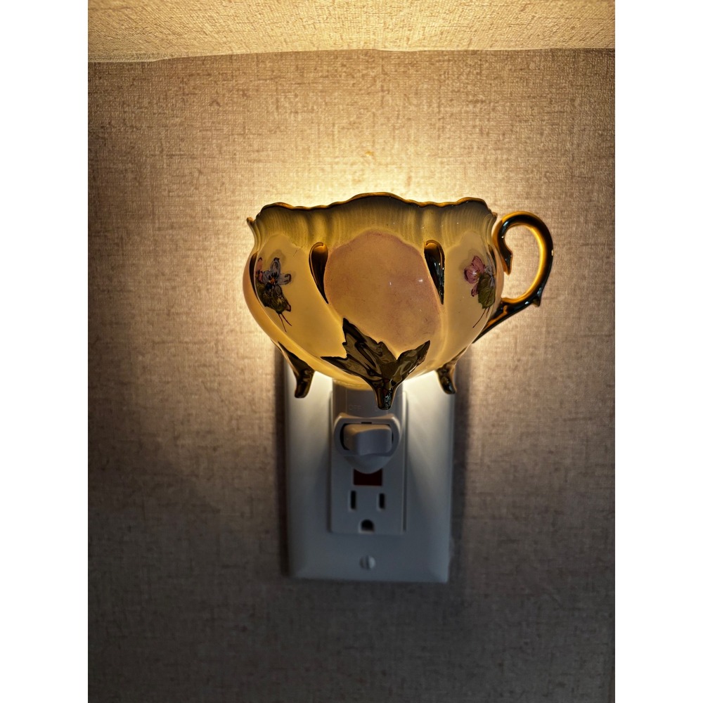 Vintage Porcelain Teacup Night Light Gold Trim Floral Iridescent Lusterware 127